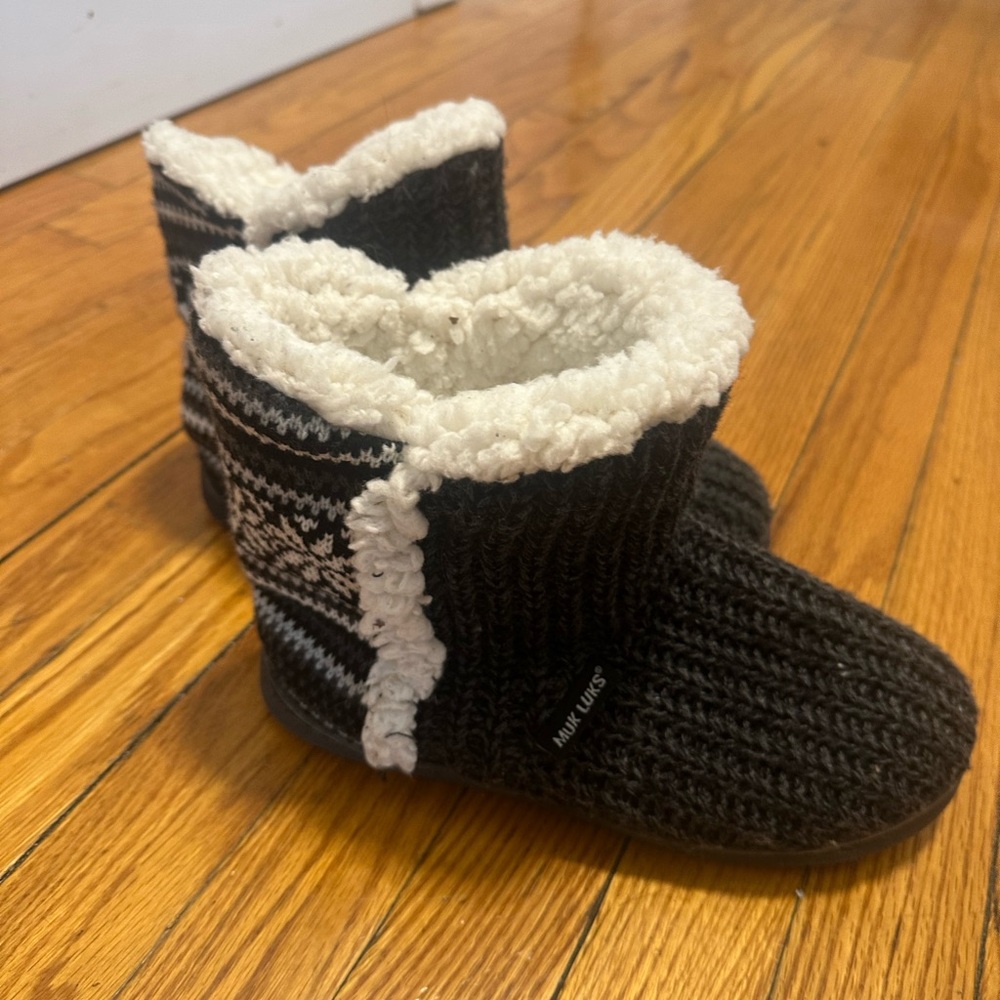 Muk Luks Charcoal and Cream Knit Slipper Boots